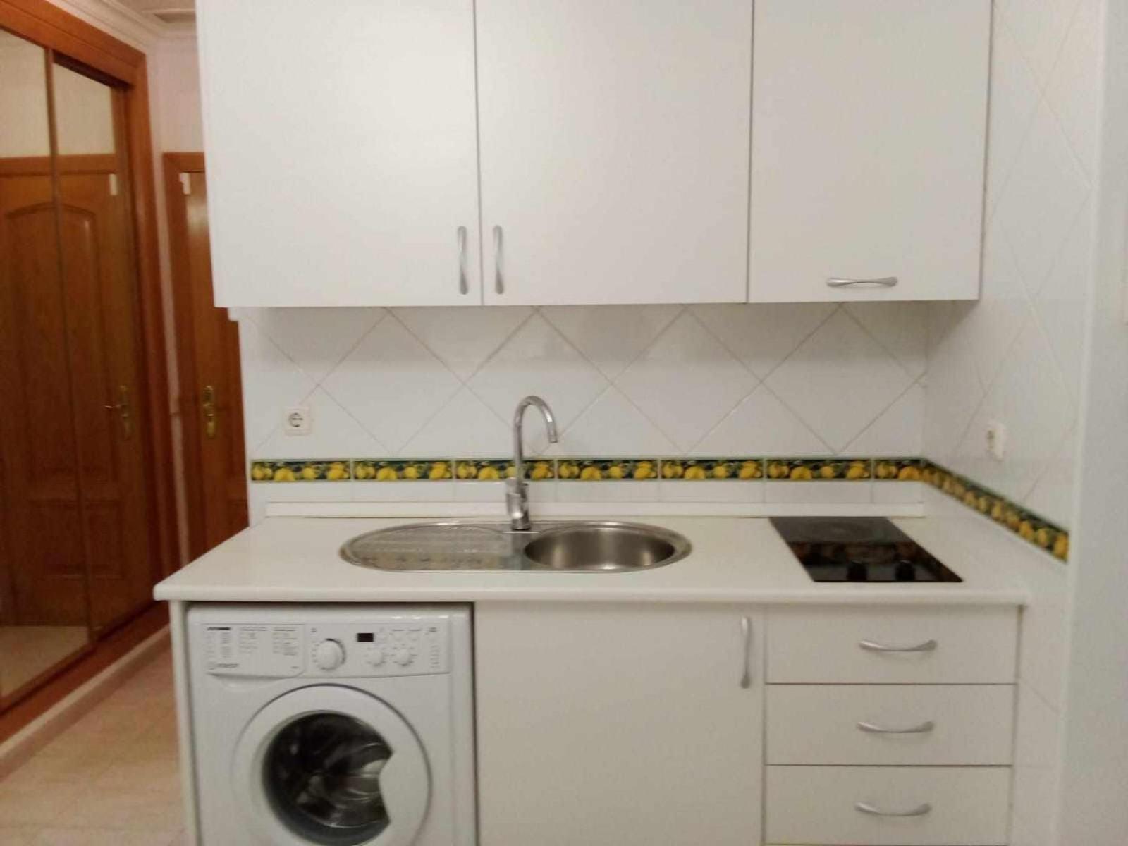 Coqueto Estudio En Calle Vela Benalmadena Bilik gambar